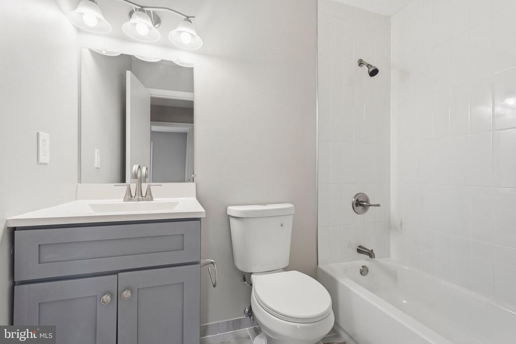 Image 31 of property listing at 2034 N ANVIL LN, Temple Hills, MD 20748