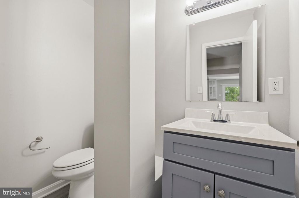 Image 32 of property listing at 2034 N ANVIL LN, Temple Hills, MD 20748
