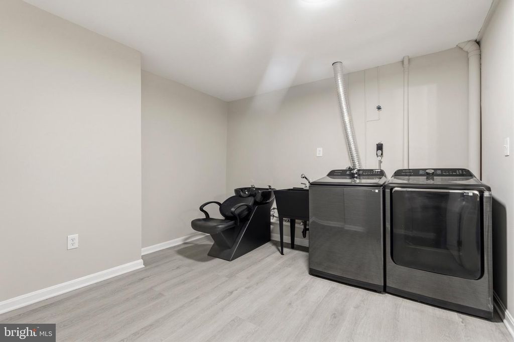 Image 33 of property listing at 2034 N ANVIL LN, Temple Hills, MD 20748