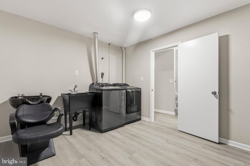Image 34 of property listing at 2034 N ANVIL LN, Temple Hills, MD 20748