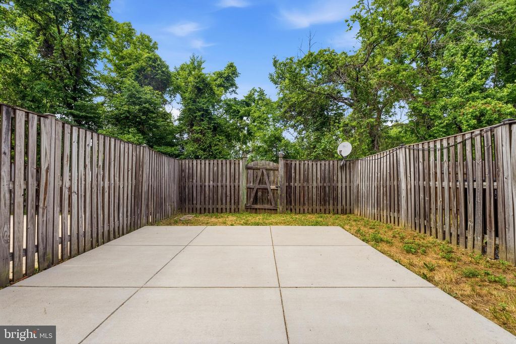 Image 35 of property listing at 2034 N ANVIL LN, Temple Hills, MD 20748