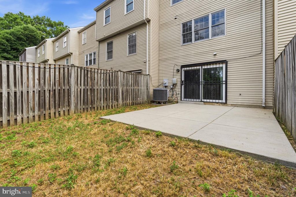 Image 36 of property listing at 2034 N ANVIL LN, Temple Hills, MD 20748