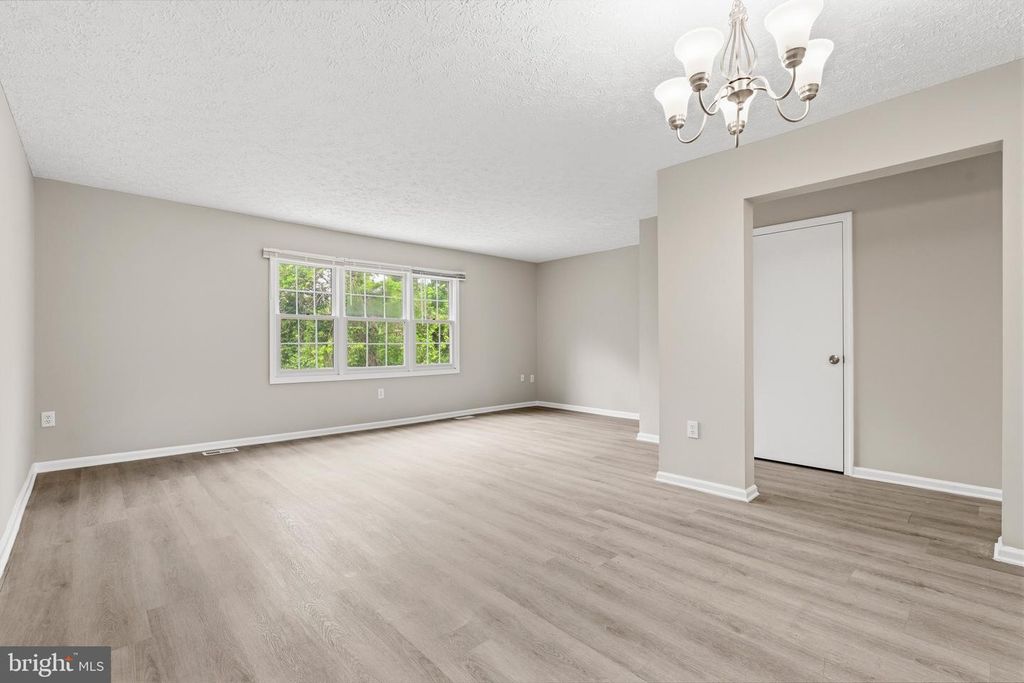 Image 9 of property listing at 2034 N ANVIL LN, Temple Hills, MD 20748