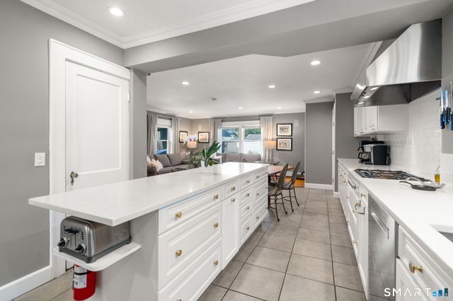 37 Uncas Road, Stamford, CT 06902