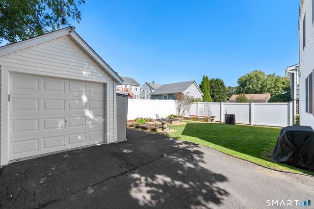 37 Uncas Road, Stamford, CT 06902