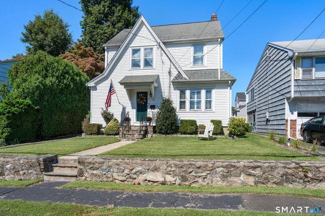 37 Uncas Road, Stamford, CT 06902