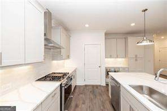 816 DODD Trail, Buford, GA 30518