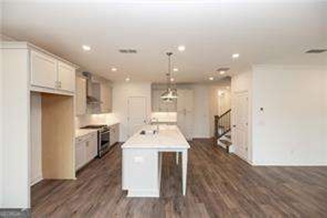 816 DODD Trail, Buford, GA 30518