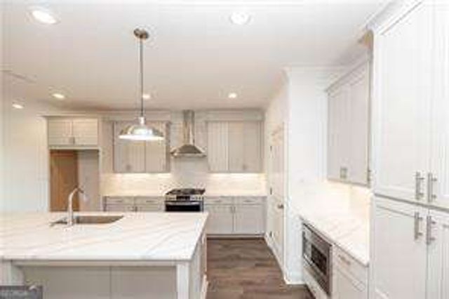 816 DODD Trail, Buford, GA 30518