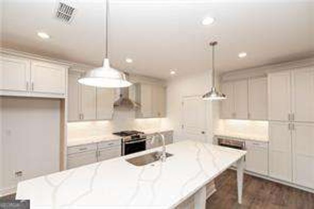 816 DODD Trail, Buford, GA 30518