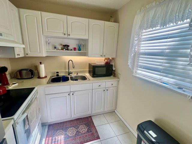 32 Lake Vista Trail 105, Port St. Lucie, FL 34952