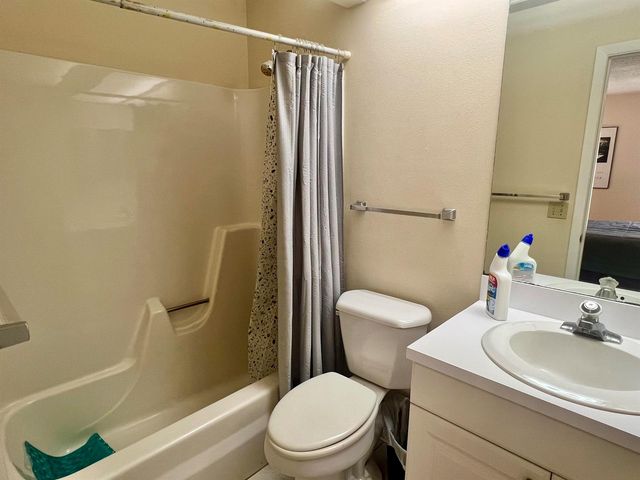 32 Lake Vista Trail 105, Port St. Lucie, FL 34952