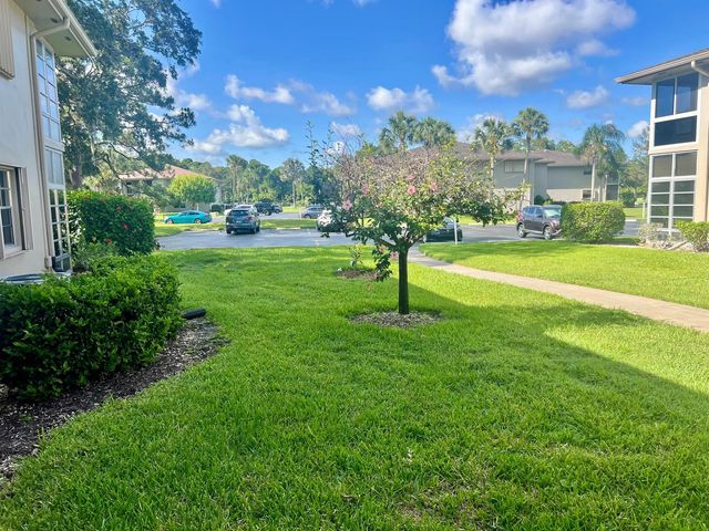 32 Lake Vista Trail 105, Port St. Lucie, FL 34952
