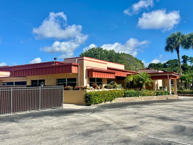 32 Lake Vista Trail 105, Port St. Lucie, FL 34952