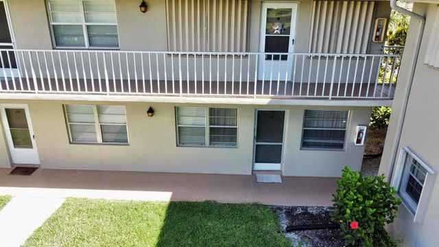32 Lake Vista Trail 105, Port St. Lucie, FL 34952