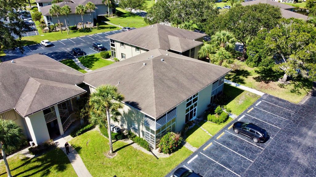 32 Lake Vista Trail 105, Port St. Lucie, FL 34952