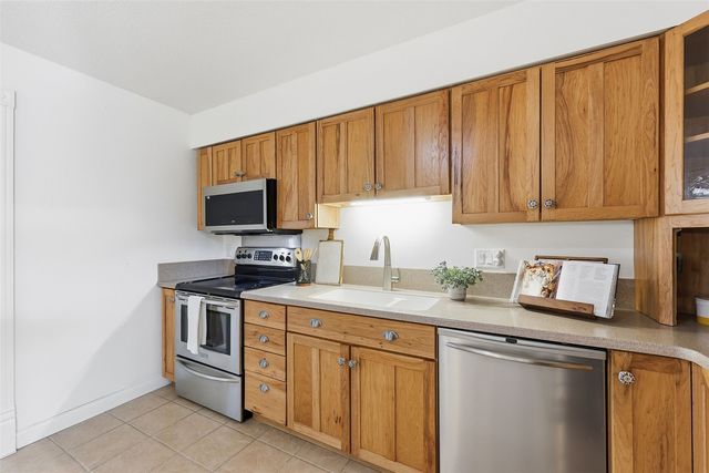 4204 Lloyd Ave SE, Iowa City, IA 52240