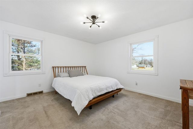 4204 Lloyd Ave SE, Iowa City, IA 52240