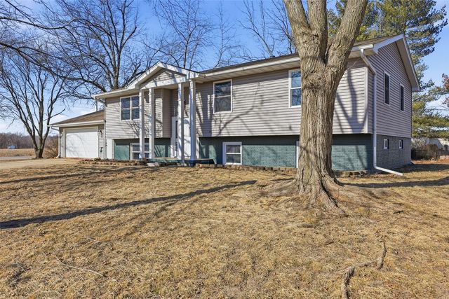 4204 Lloyd Ave SE, Iowa City, IA 52240