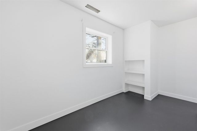 4204 Lloyd Ave SE, Iowa City, IA 52240