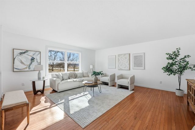 4204 Lloyd Ave SE, Iowa City, IA 52240