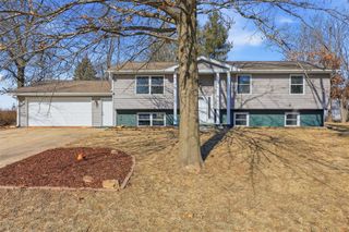 4204 Lloyd Ave SE, Iowa City, IA 52240