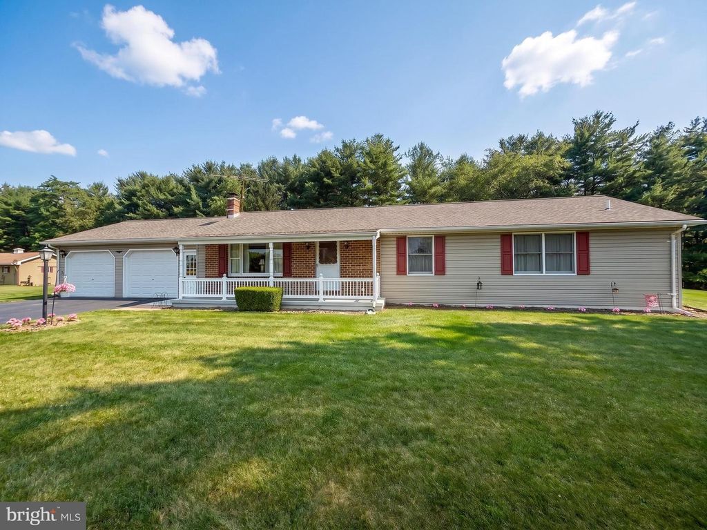 3704 BAUMGARDNER RD, Hanover, PA 17331
