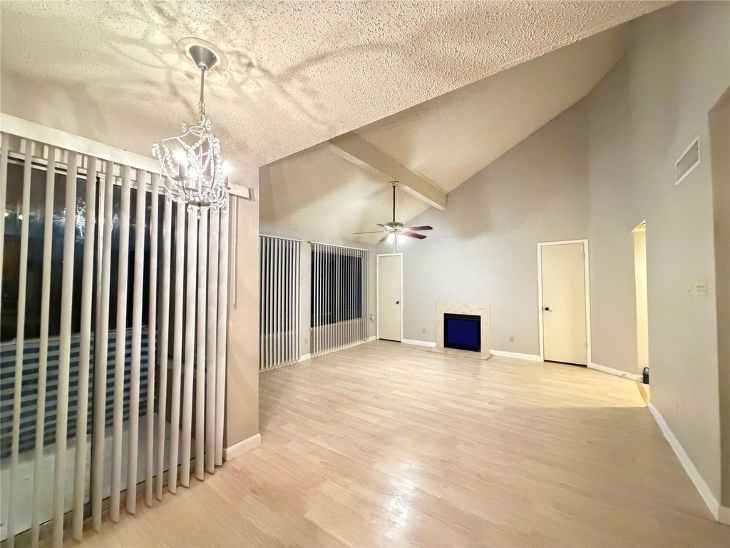 12200 Overbrook Lane 25C, Houston, TX 77077