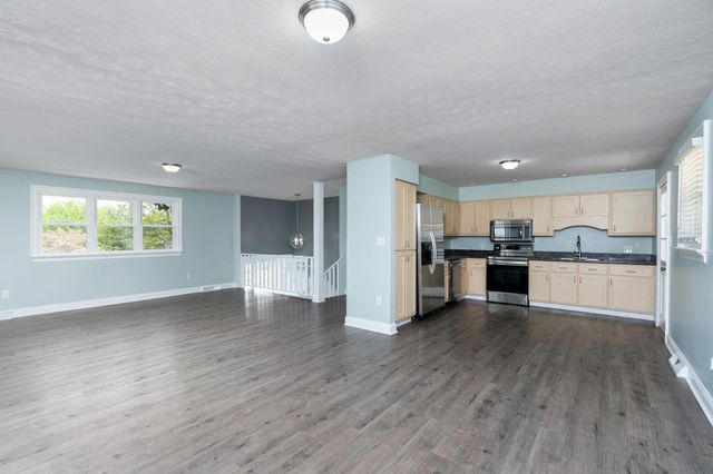 402 MARSHALL ST, Staunton, VA 24401