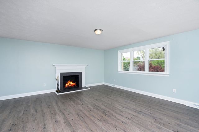 402 MARSHALL ST, Staunton, VA 24401