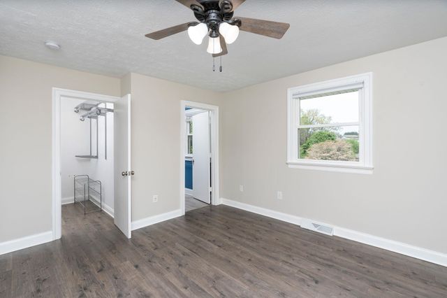 402 MARSHALL ST, Staunton, VA 24401