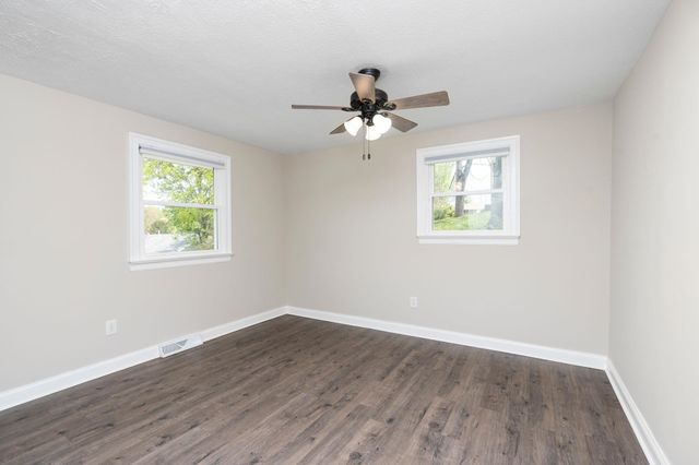 402 MARSHALL ST, Staunton, VA 24401