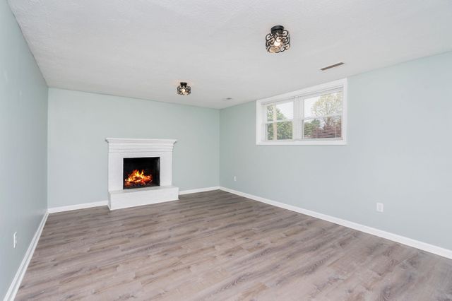 402 MARSHALL ST, Staunton, VA 24401