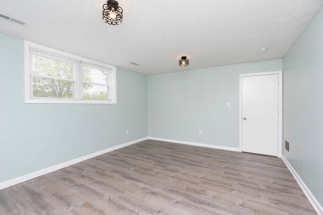 402 MARSHALL ST, Staunton, VA 24401
