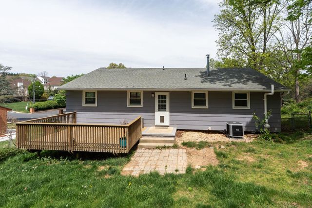 402 MARSHALL ST, Staunton, VA 24401