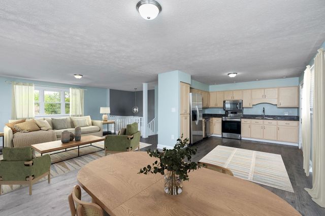402 MARSHALL ST, Staunton, VA 24401