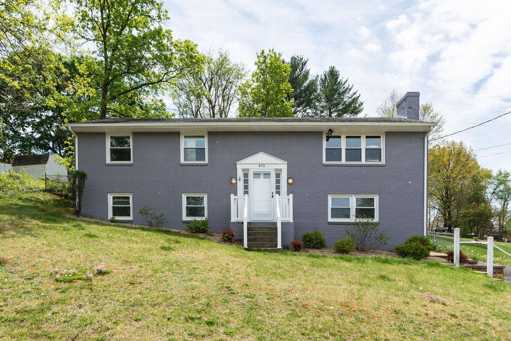 402 MARSHALL ST, Staunton, VA 24401