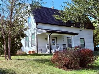 1441 N 800 Road, Lawrence, KS 66046