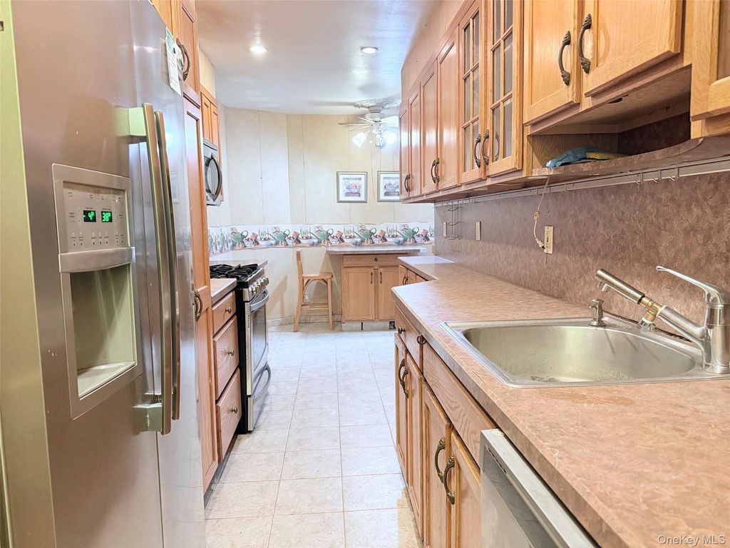 83-30 98 Street 1A, Woodhaven, NY 11421 — photo 2