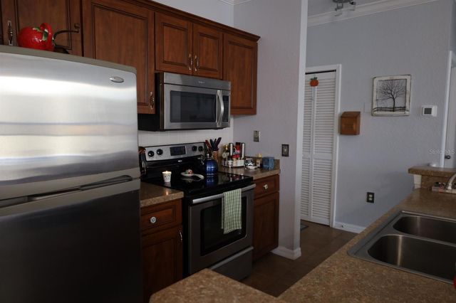 1125 LAKE SHADOW CIRCLE 5211, Maitland, FL 32751