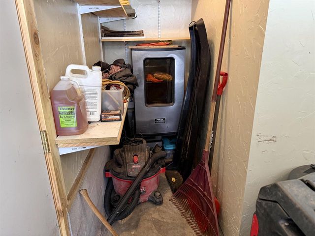 808 W BARKER AVENUE, Merrill, WI 54452