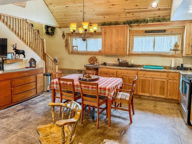 808 W BARKER AVENUE, Merrill, WI 54452