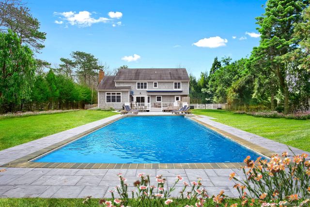 16 Georgica Woods Lane, Wainscott, NY 11975