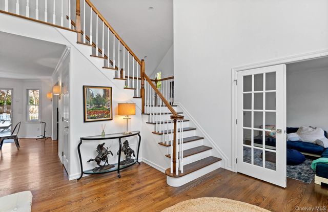 16 Georgica Woods Lane, Wainscott, NY 11975