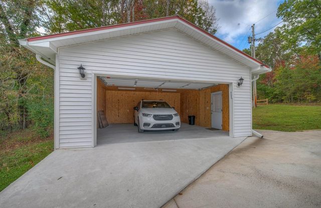 643 Number 20 Mine Road, Mccaysville, GA 30555