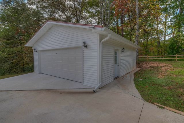 643 Number 20 Mine Road, Mccaysville, GA 30555