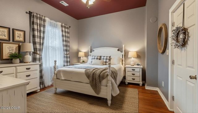 1101 Oak Street, Carthage, MO 64836