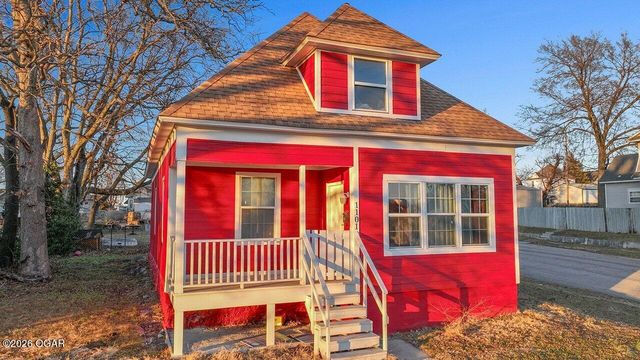 1101 Oak Street, Carthage, MO 64836