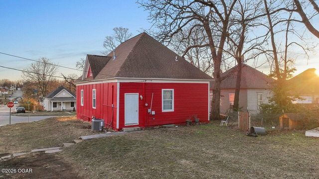 1101 Oak Street, Carthage, MO 64836