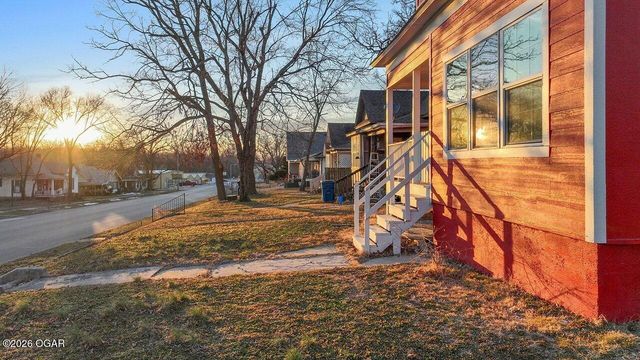 1101 Oak Street, Carthage, MO 64836